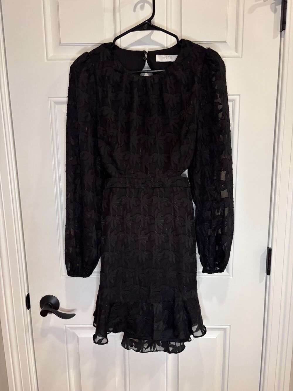 ASTR the Label Black Long-Sleeve Mini Dress – Medium